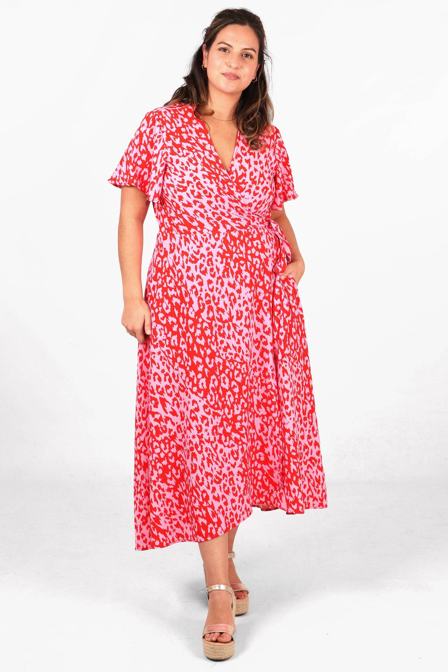 Sarta - Leopard and Star Print Short Sleeve Maxi Wrap Dress in Pink